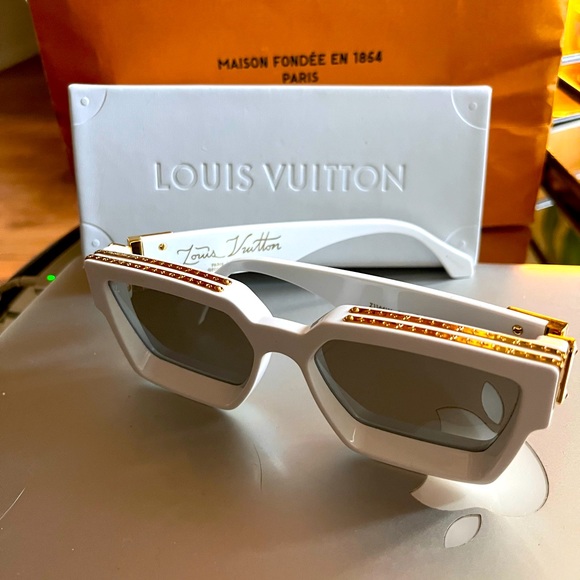 Louis Vuitton Accessories - LV millionaire sunglasses